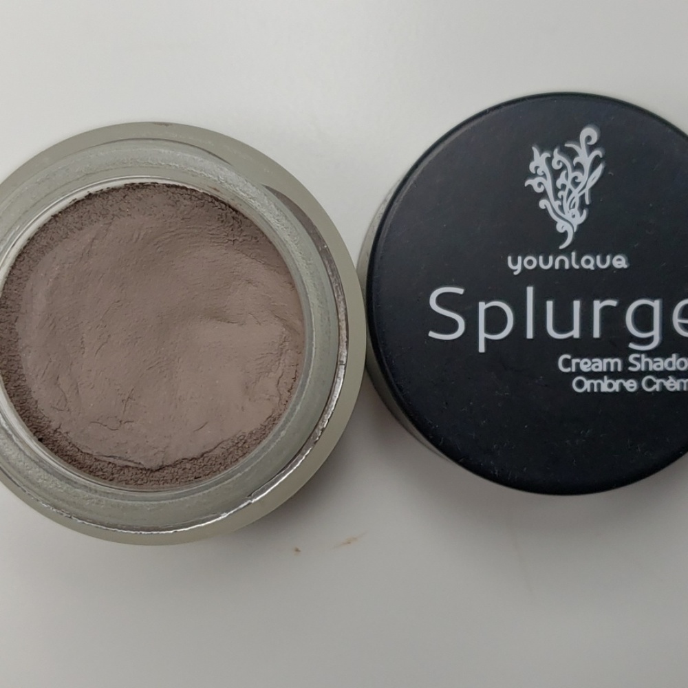 Cream eyeshadow